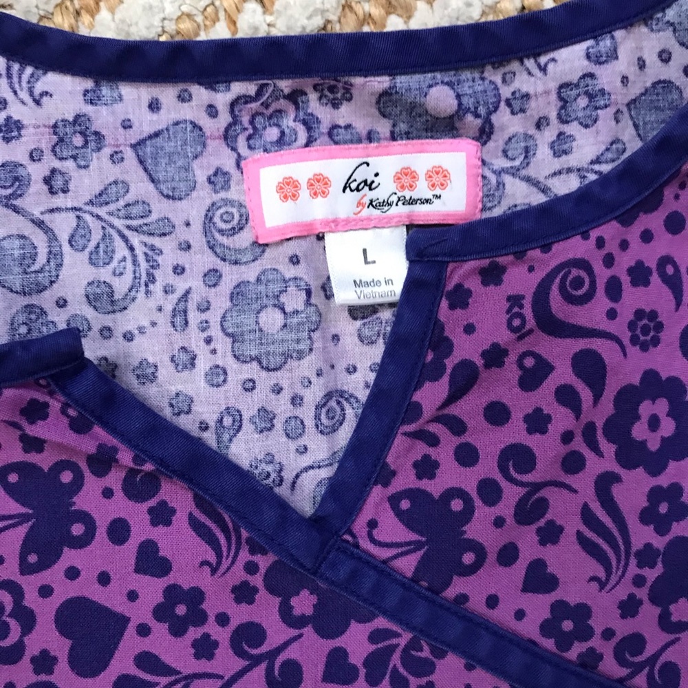 Koi scrub top